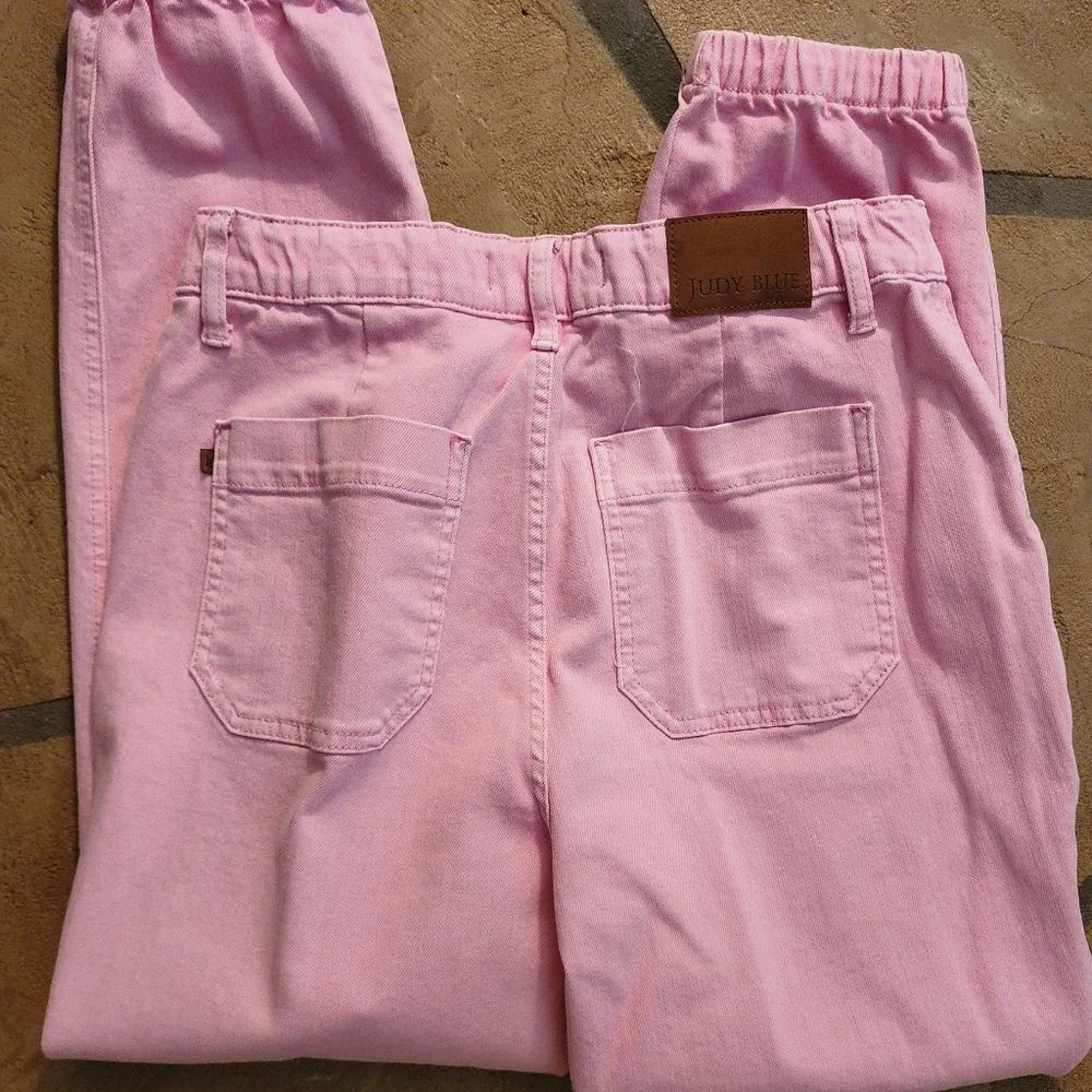 Judy Blue Jeans - Picture 3 of 3